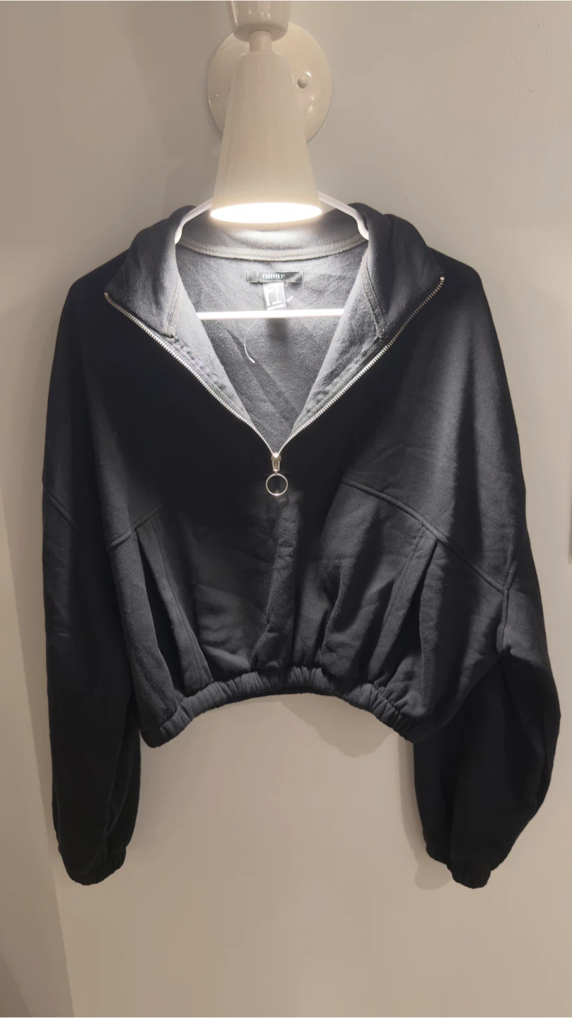 Forever 21 Black Half-Zip Cropped Sweatshirt