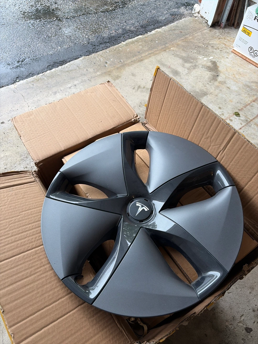 Tesla Model 3 Aero Wheel Cap Hubcap