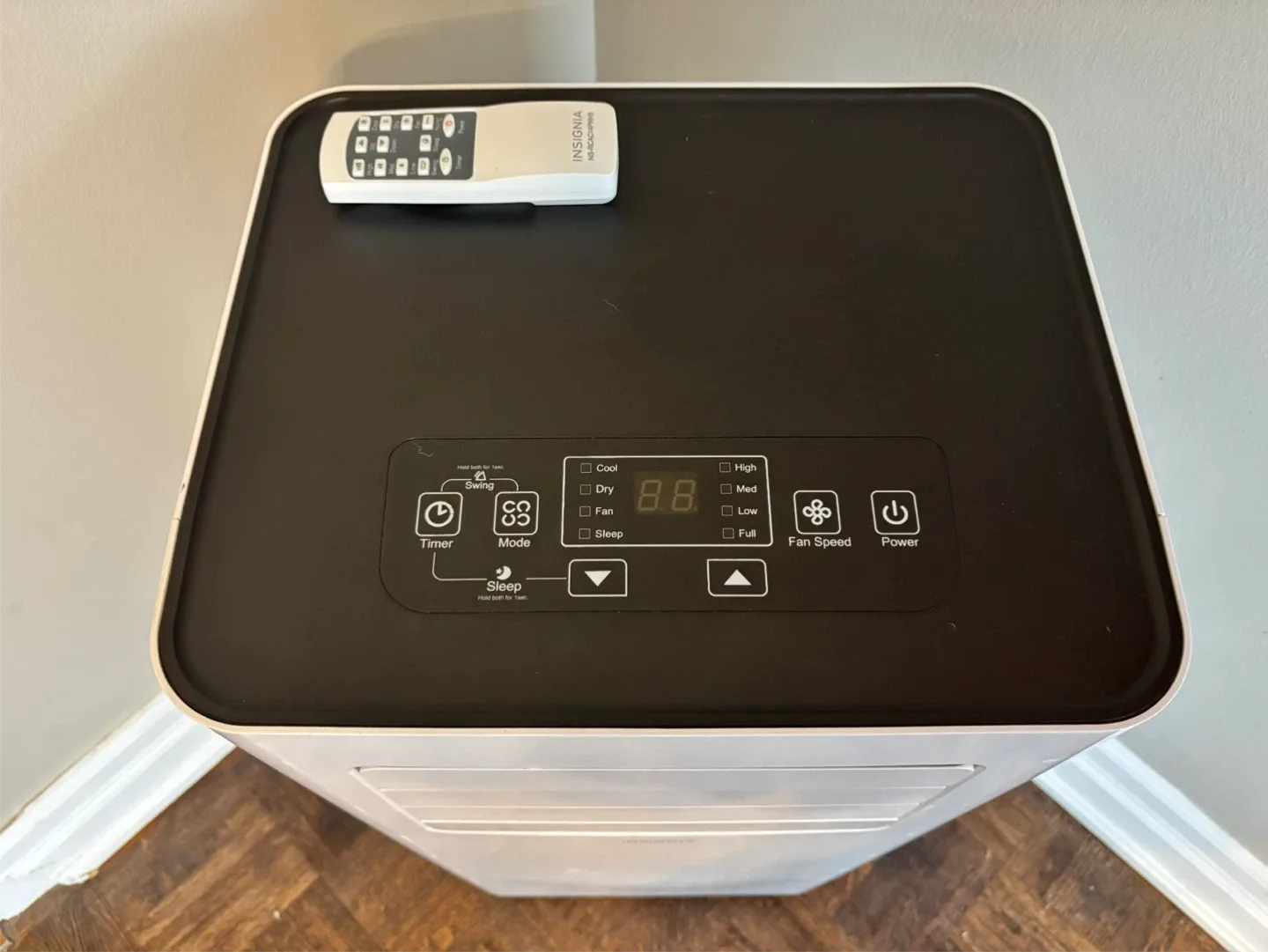 Insignia Portable Air Conditioner 12,000 BTU - photo 3