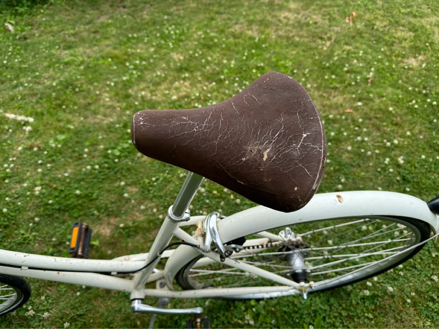 Linus Dutch-style step-through bicycle with basket - photo 2