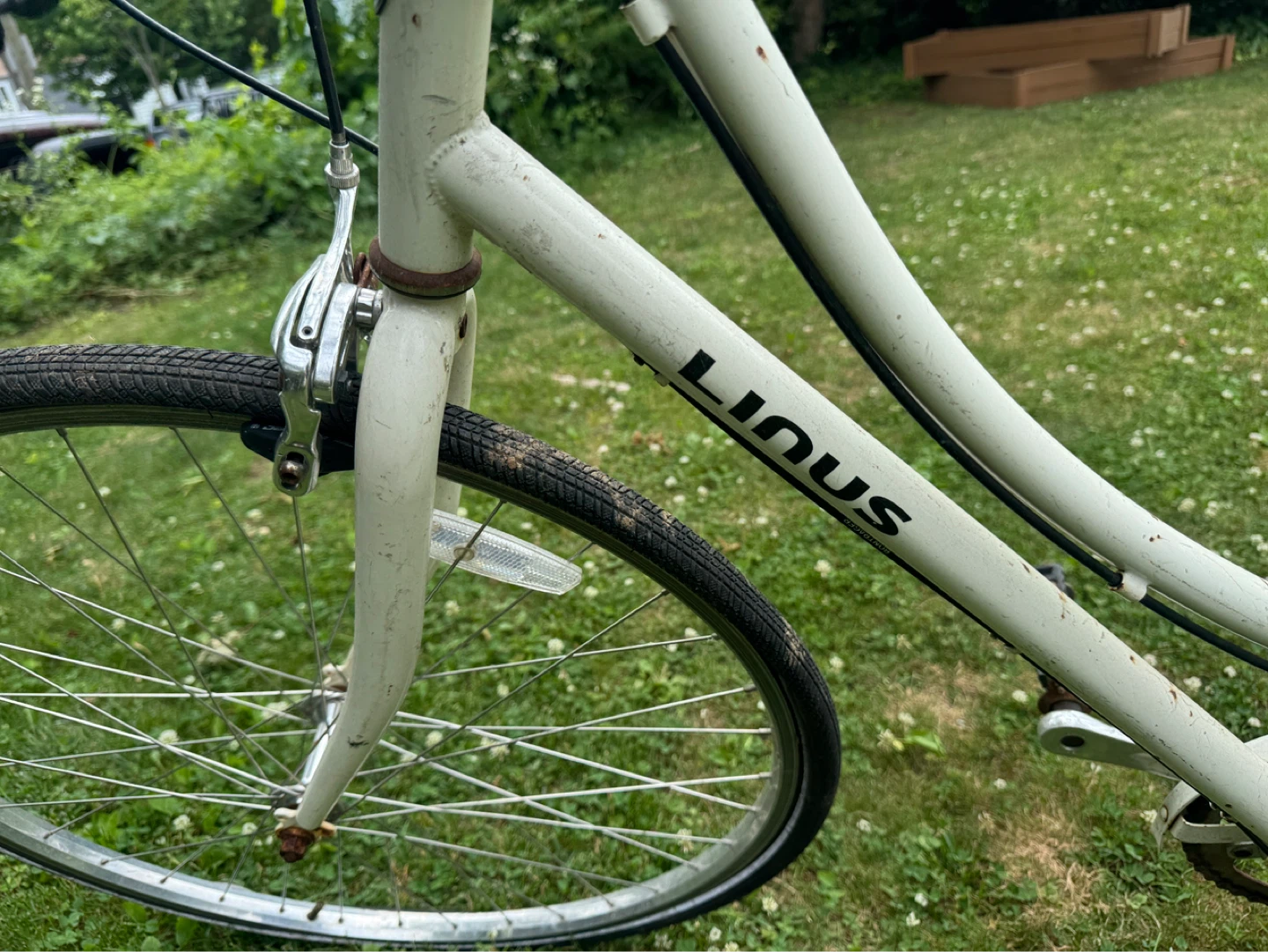 Linus Dutch-style step-through bicycle with basket - photo 3