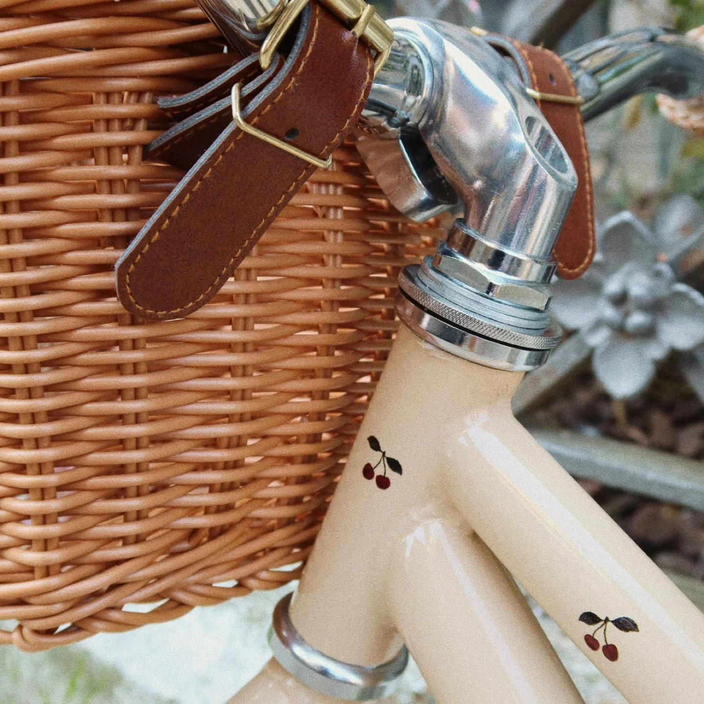 konges sloejd balance bike (cherry) - photo 2