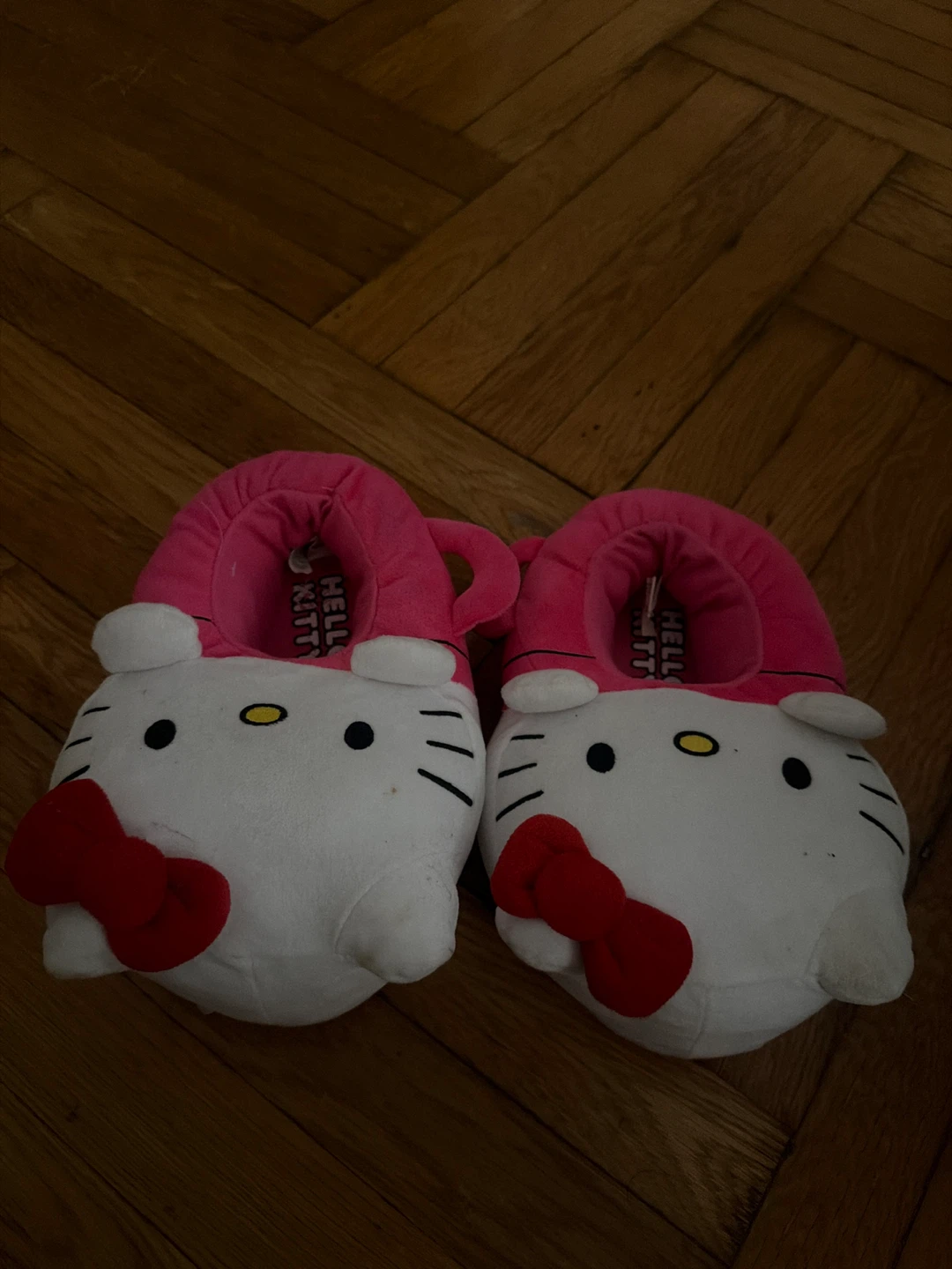 Hello Kitty Plush Slippers - photo 2