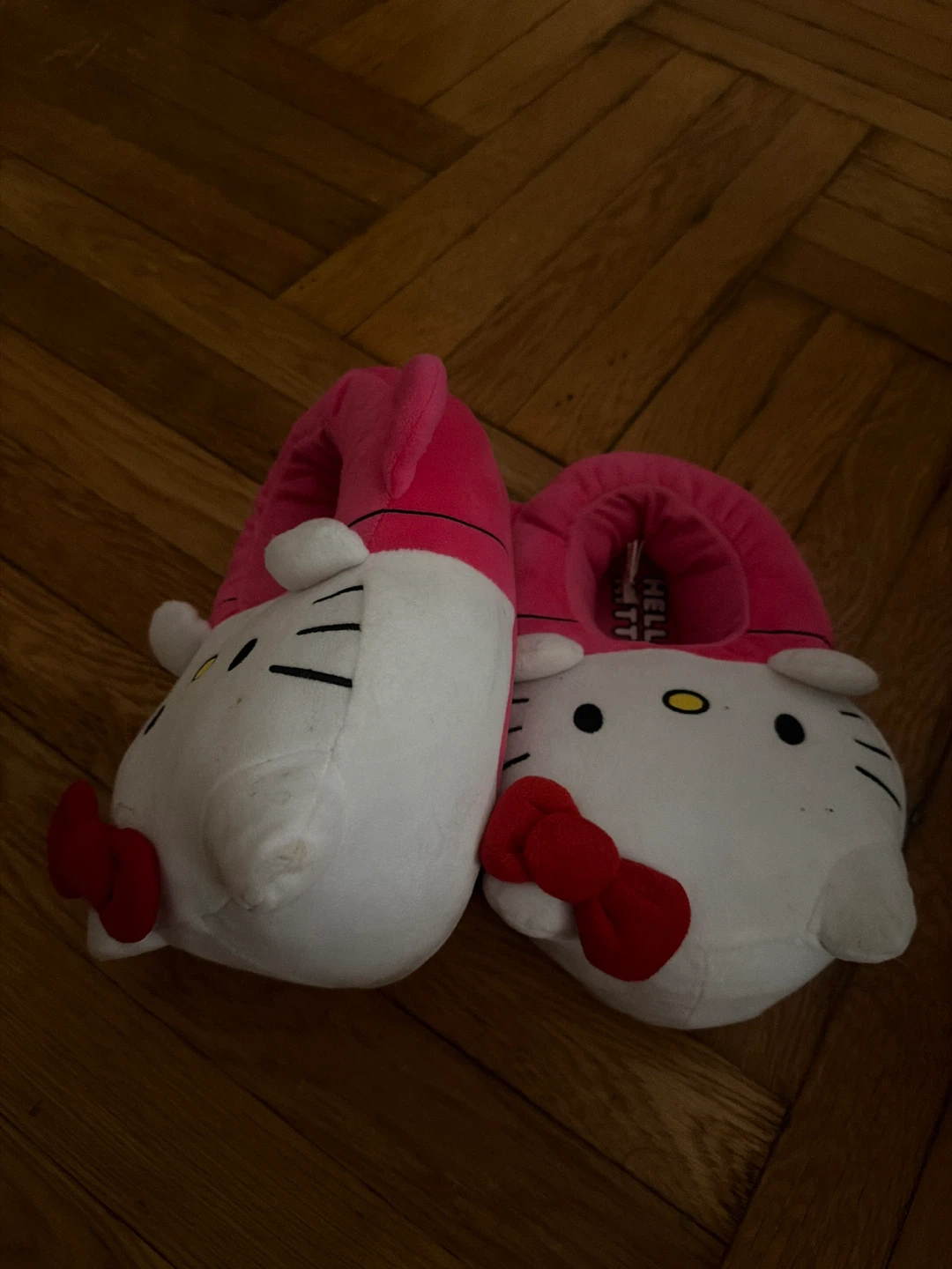 Hello Kitty Plush Slippers - photo 3