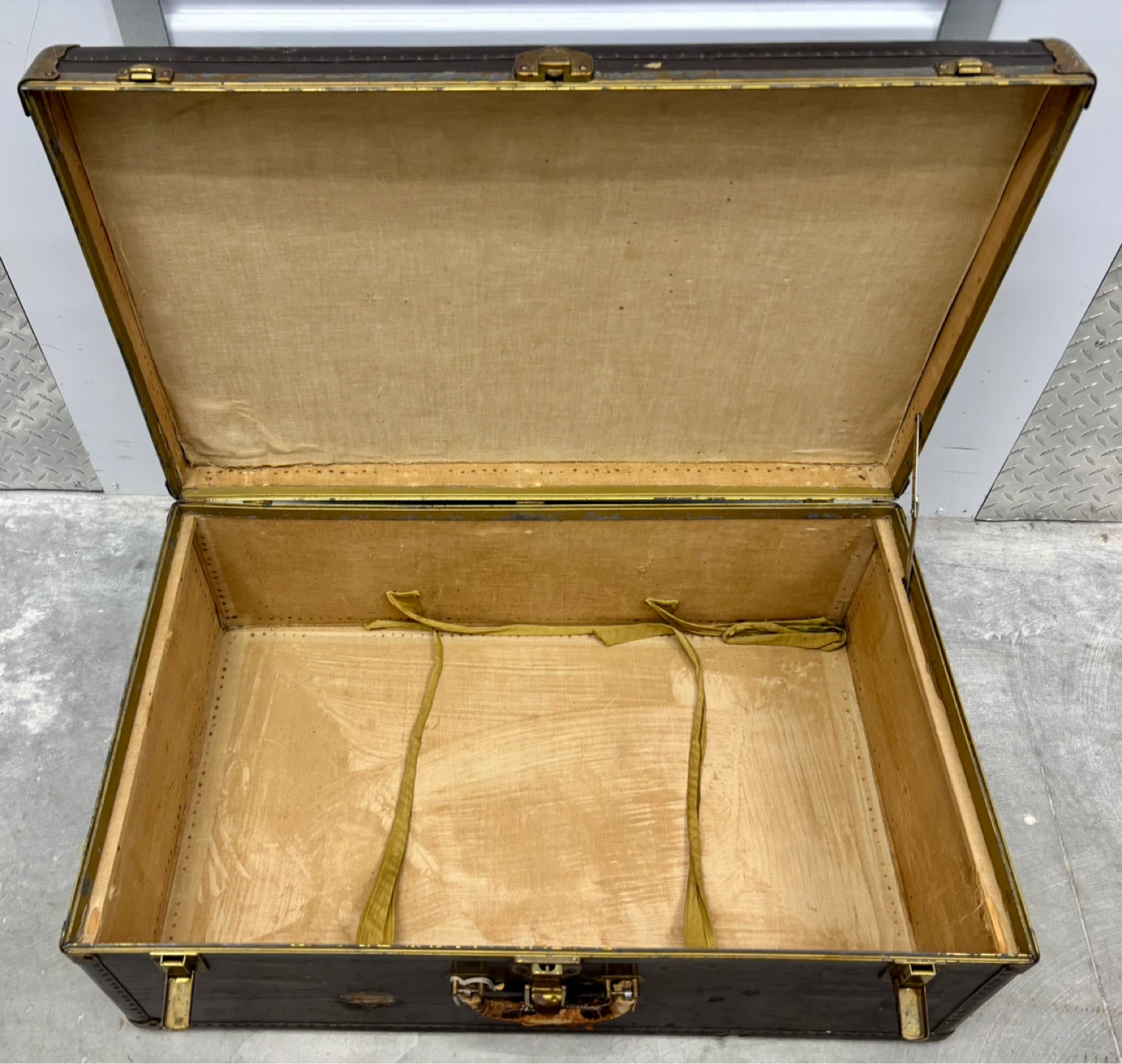 Vintage Steamer Trunk Luggage - photo 4