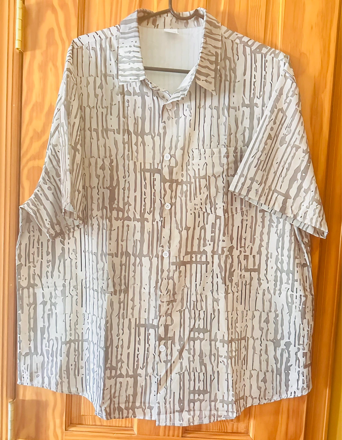 Men's Short Sleeve Button-Up Shirt