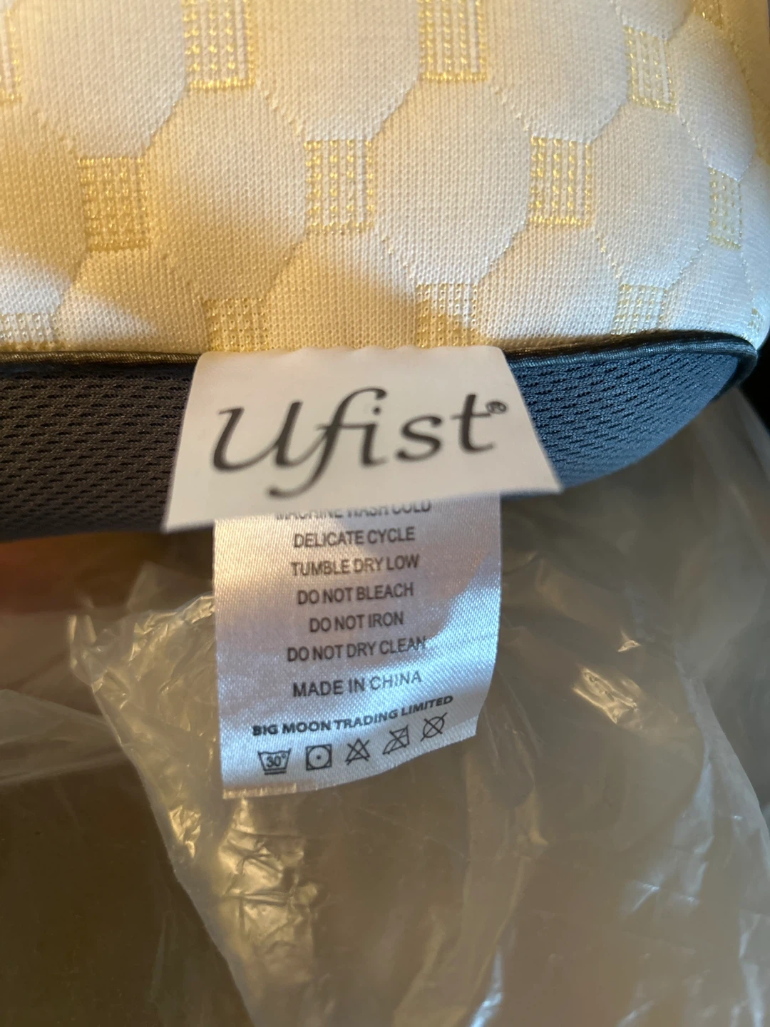 Ufist Pillow - photo 3