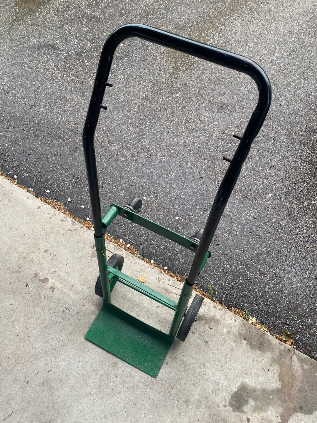 Hand Truck / Dolly – Good for Moving
