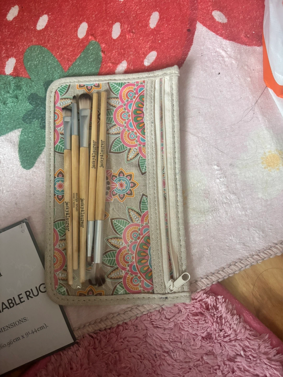Makeup Brush Set with Travel Case