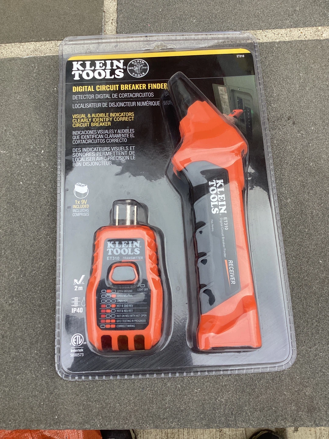 Klein Tools ET310 Digital Circuit Breaker Finder Set