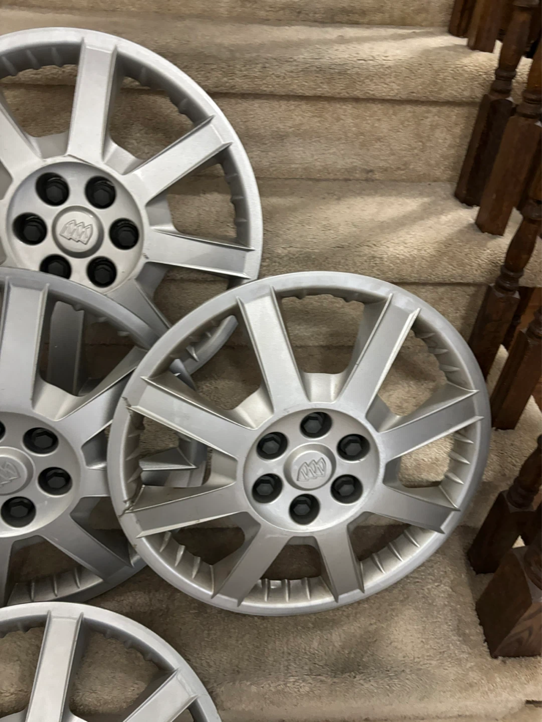 Set of 4 Buick Hubcaps - photo 4