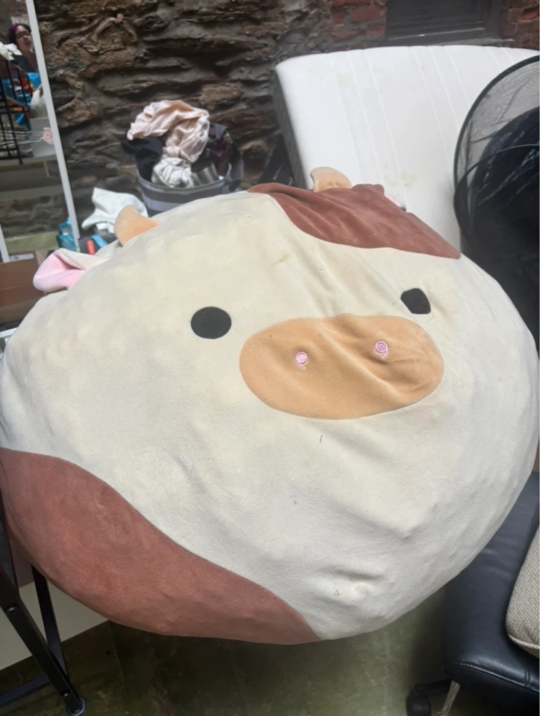 New Squishmallows Ronnie the Cow 24" Plush - photo 3