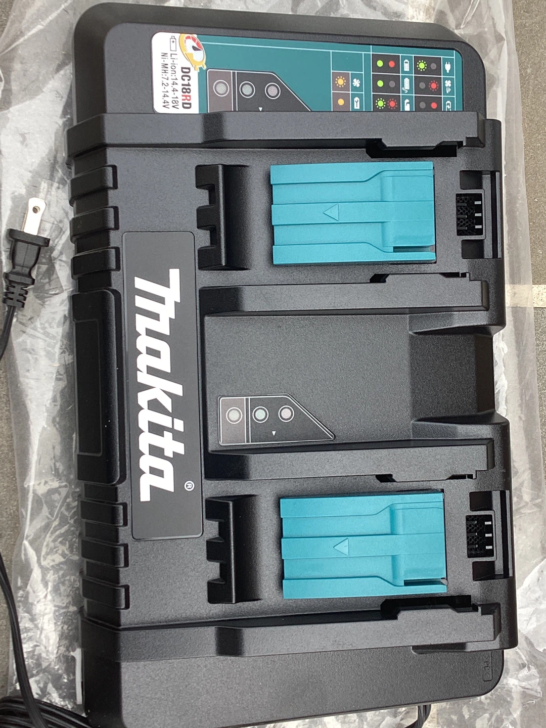 Makita DC18RD Dual Port Charger