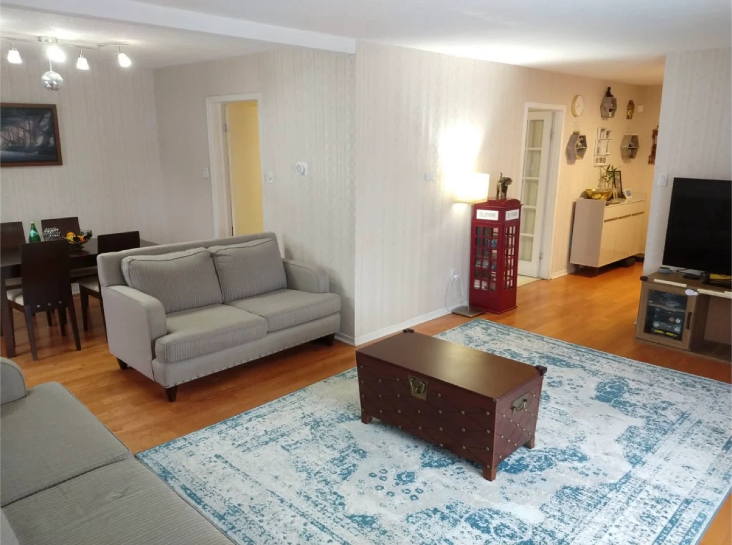 8 x 11 Area Rug - photo 2