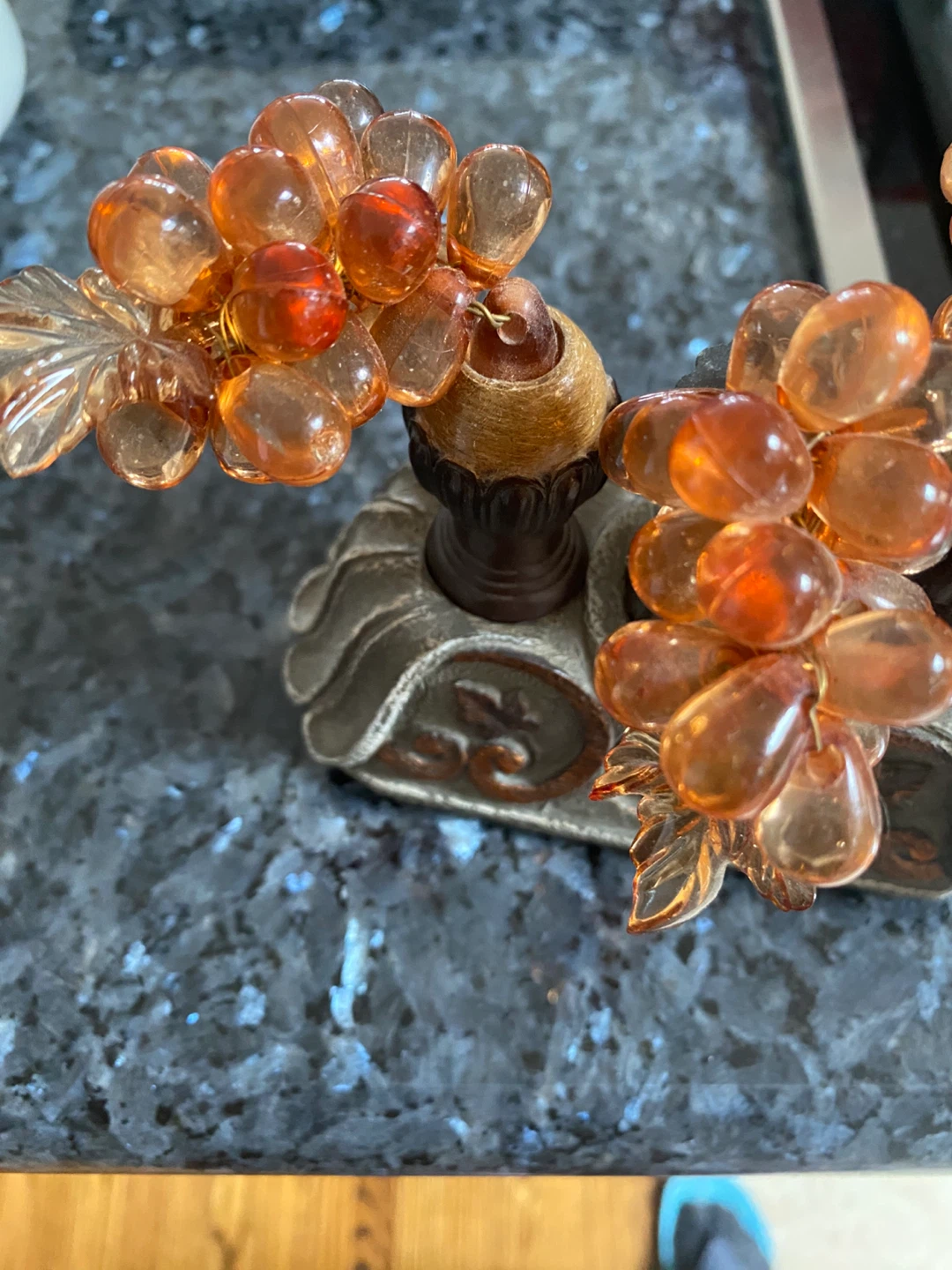 Decorative Grape Bottle Stoppers Set