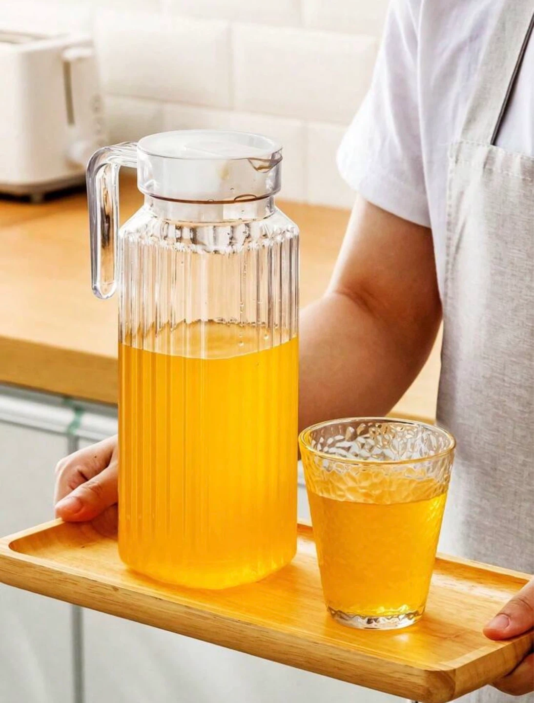 Plastic Cold Water & Juice Jug with Lid (1100ml) - Like New! - photo 5