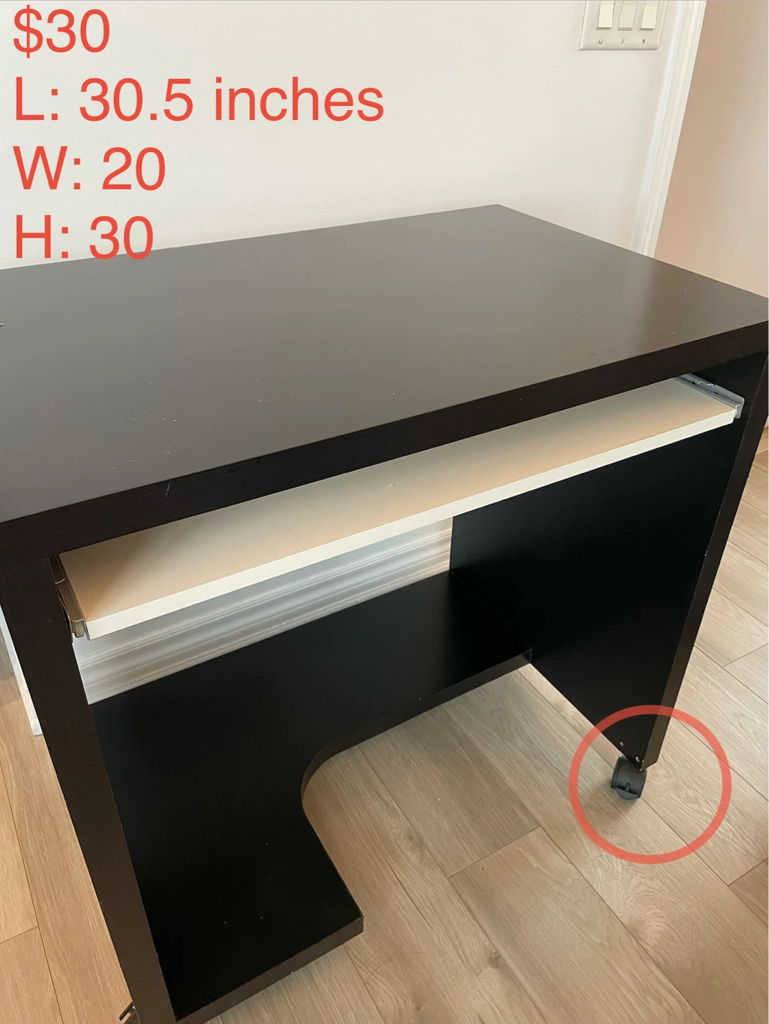 Desk with wheels