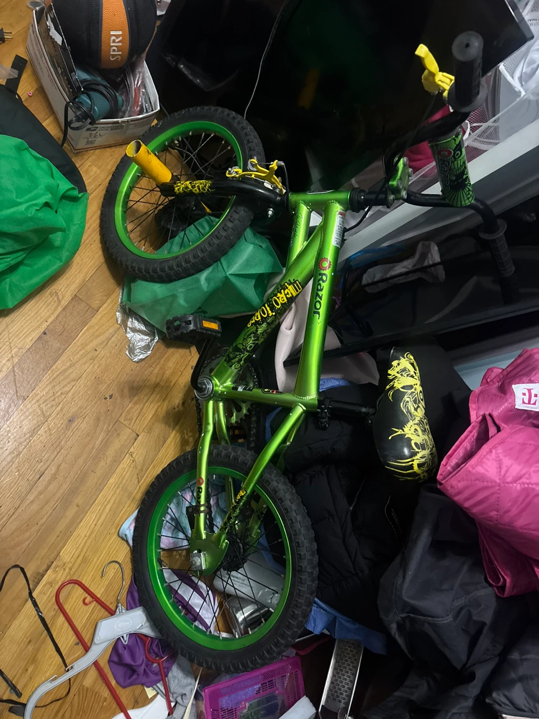 Razor "Hero Top" 14" Kids Bike - Green