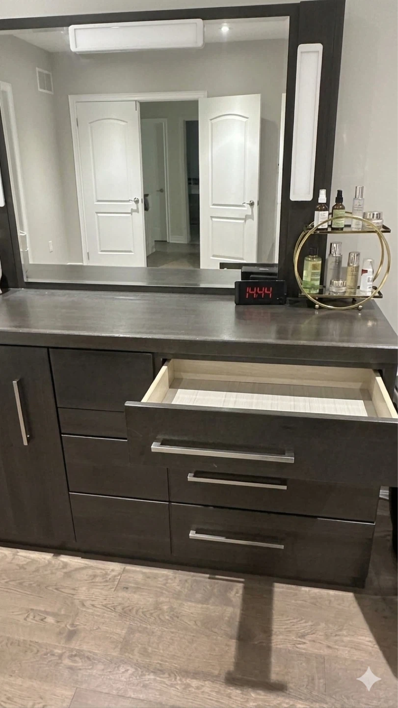 Dark Wood Bedroom Set with Storage - photo 4
