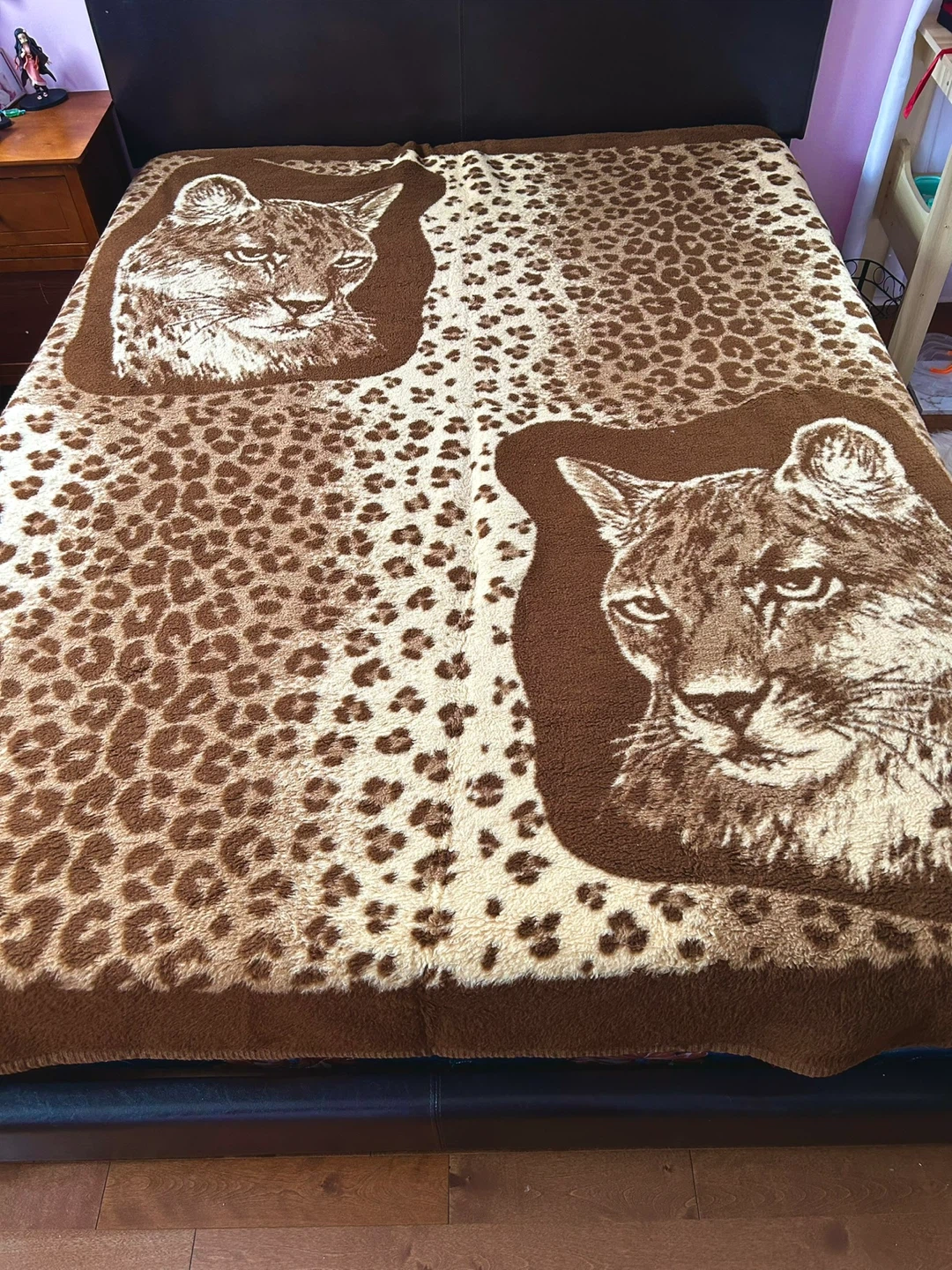 ‘Large cats’ Fleece Blanket