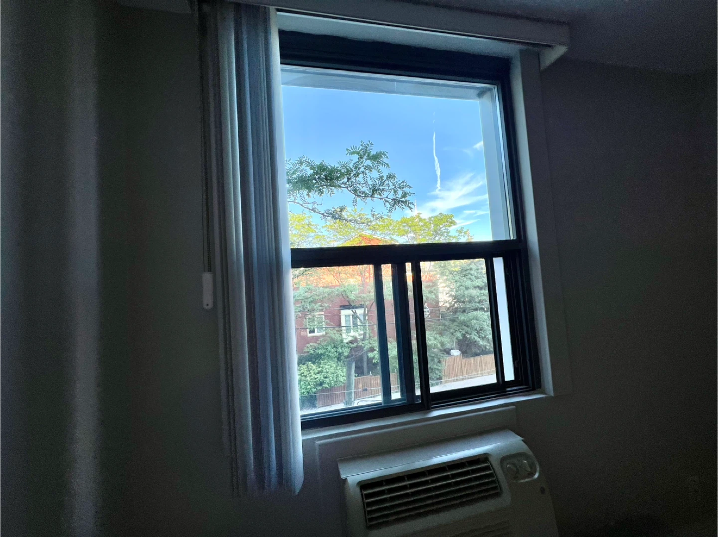 Modern downtown studio good location for sublet - photo 4