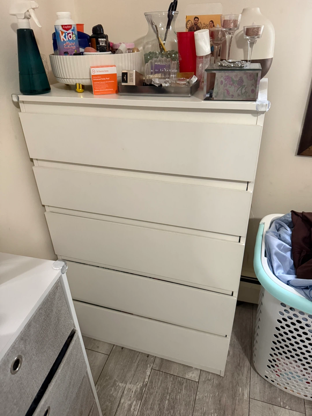 White 6-Drawer Dresser