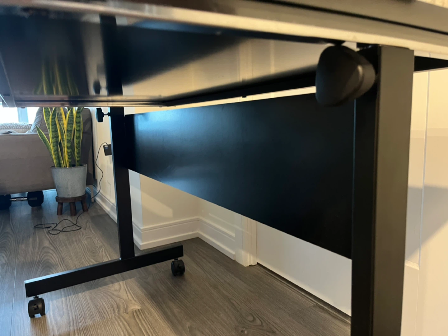 Adjustable Standing Desk with lockable casters - photo 5