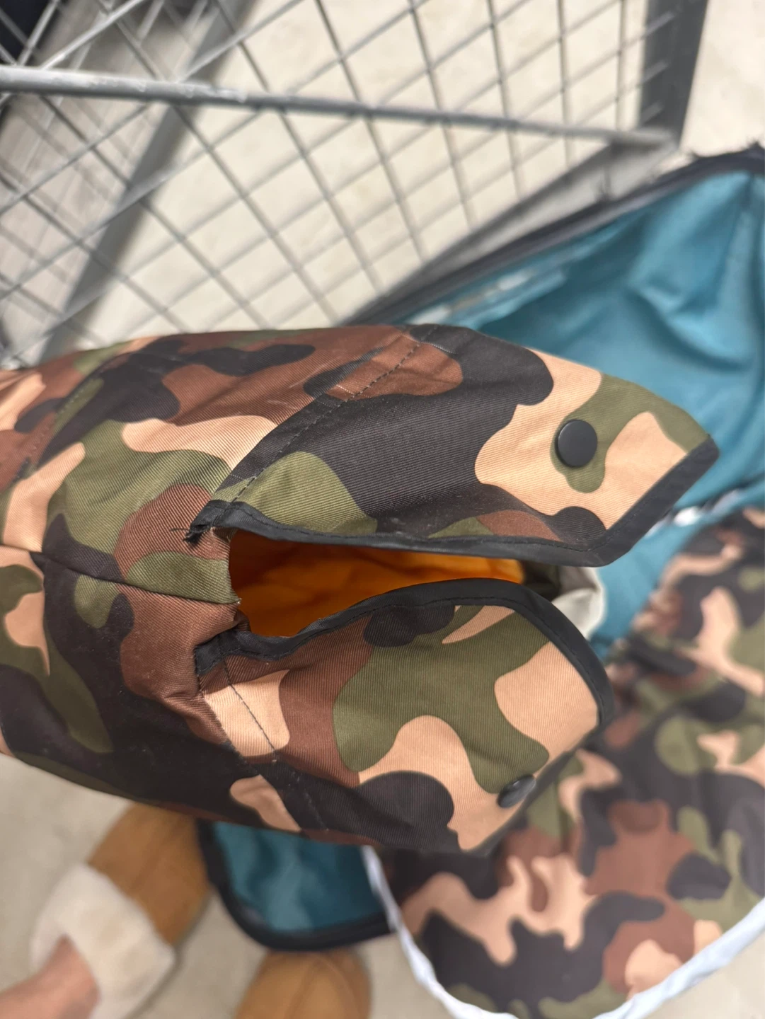 Camo Puffer Mittens - photo 4