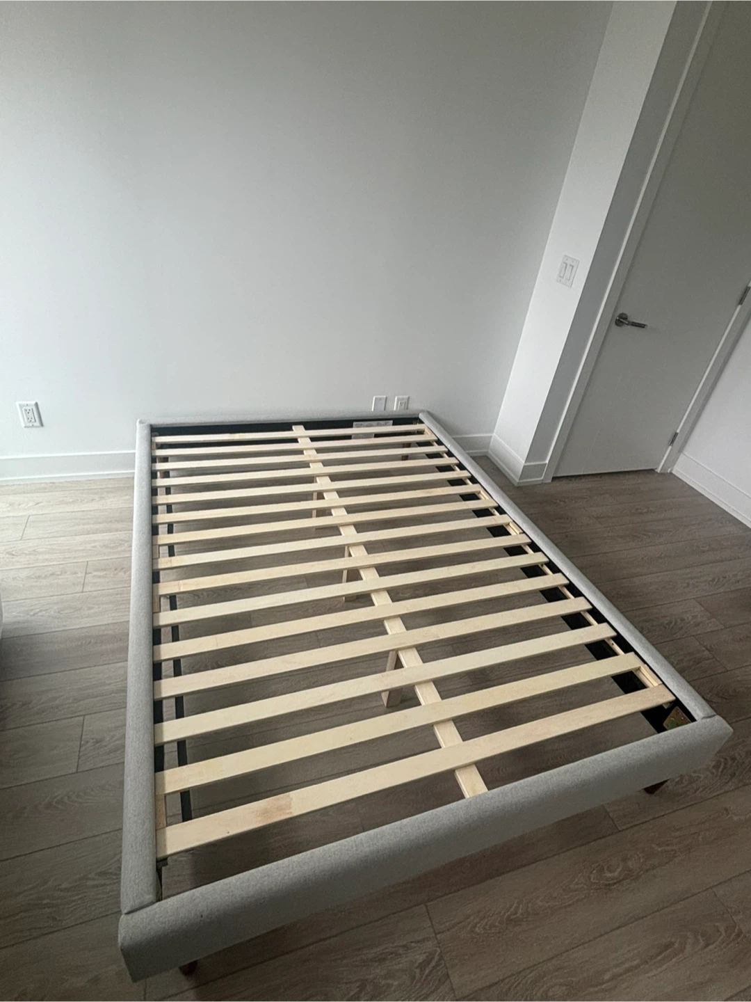 Double - Silk and Snow Bedframe