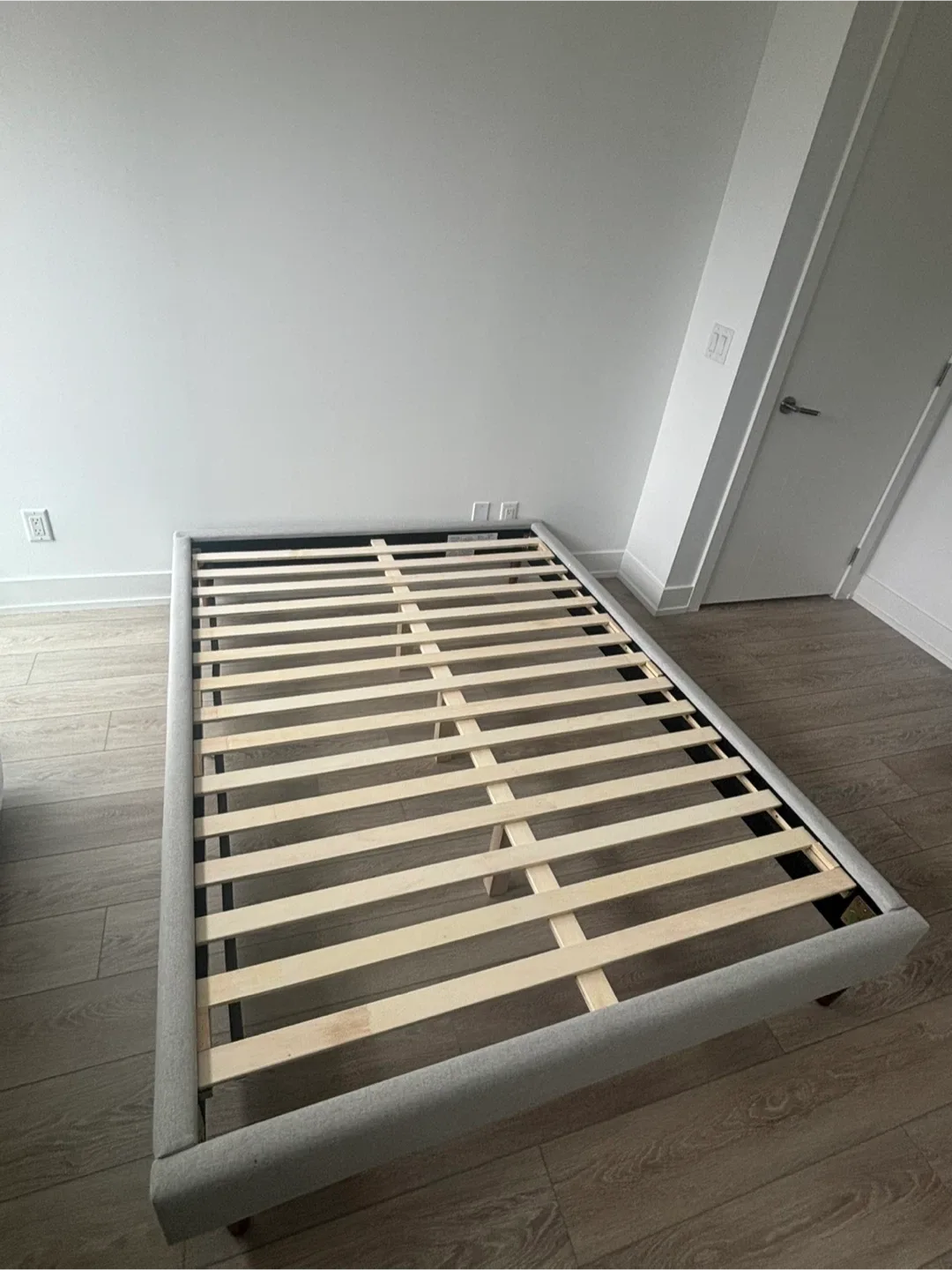 Double - Silk and Snow Bedframe
