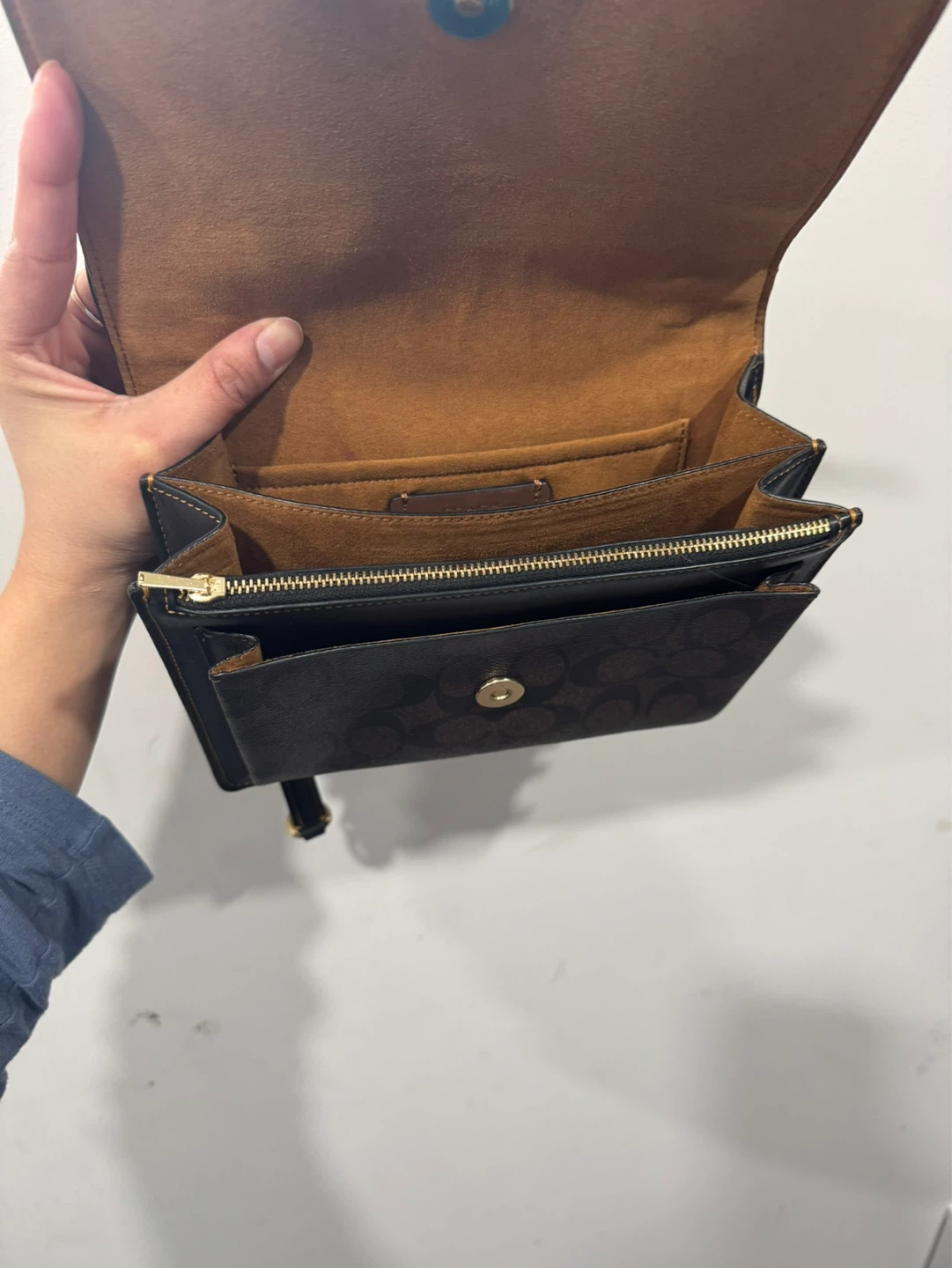 ✨ Fashionable Handbag for Sale – DM for Details - photo 3