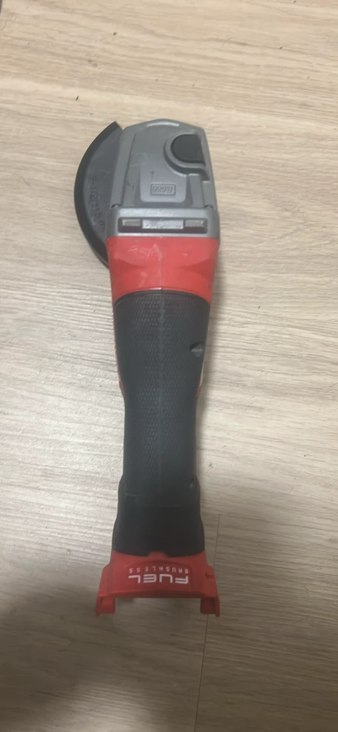 Milwaukee FUEL Angle Grinder - photo 2
