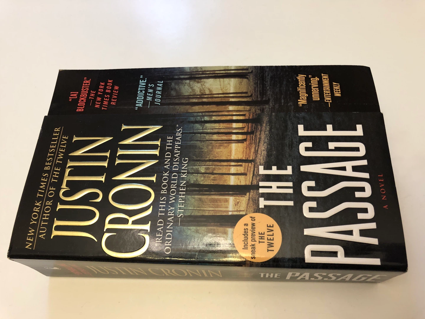 The Passage by Justin Cronin (New York Times Bestseller) - photo 2