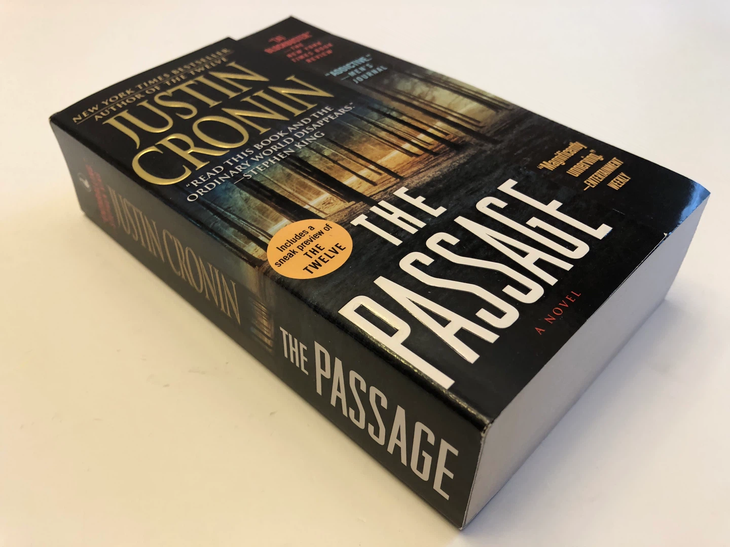 The Passage by Justin Cronin (New York Times Bestseller) - photo 3