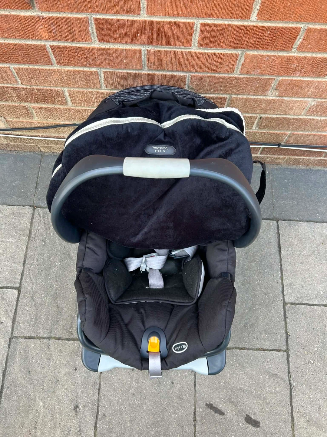 Chicco KeyFit 30 Infant Car Seat with Base - photo 3