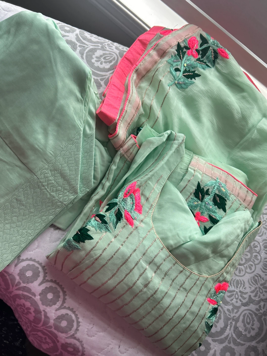 Mint Green Embroidered Kurti and Dupatta Set - photo 3