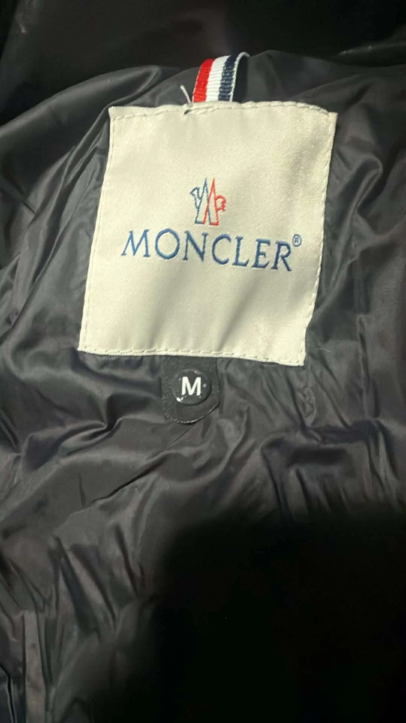 Moncler Black Puffer Jacket - photo 3