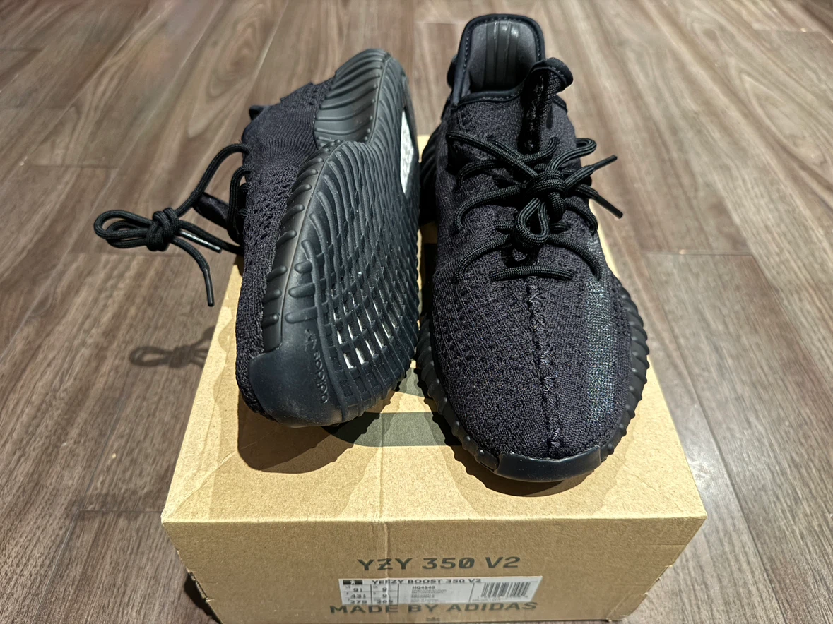 Adidas Yeezy Boost 350 V2 "Core Black"