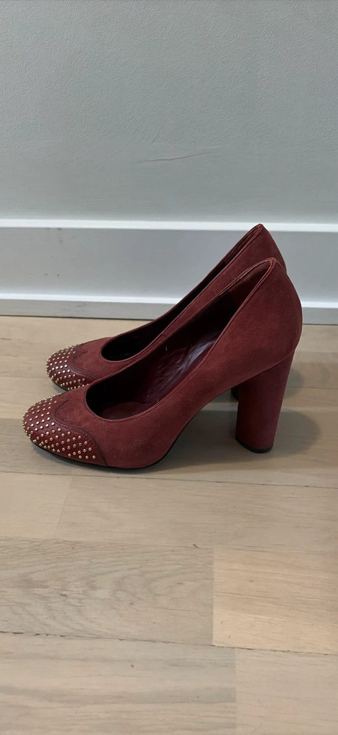 Marc by Marc Jacobs Pumps - Burgundy Suede - photo 2