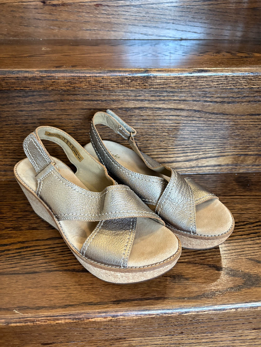 Clarks Gold Metallic Leather Slingback Cork Sandals Size 6.5