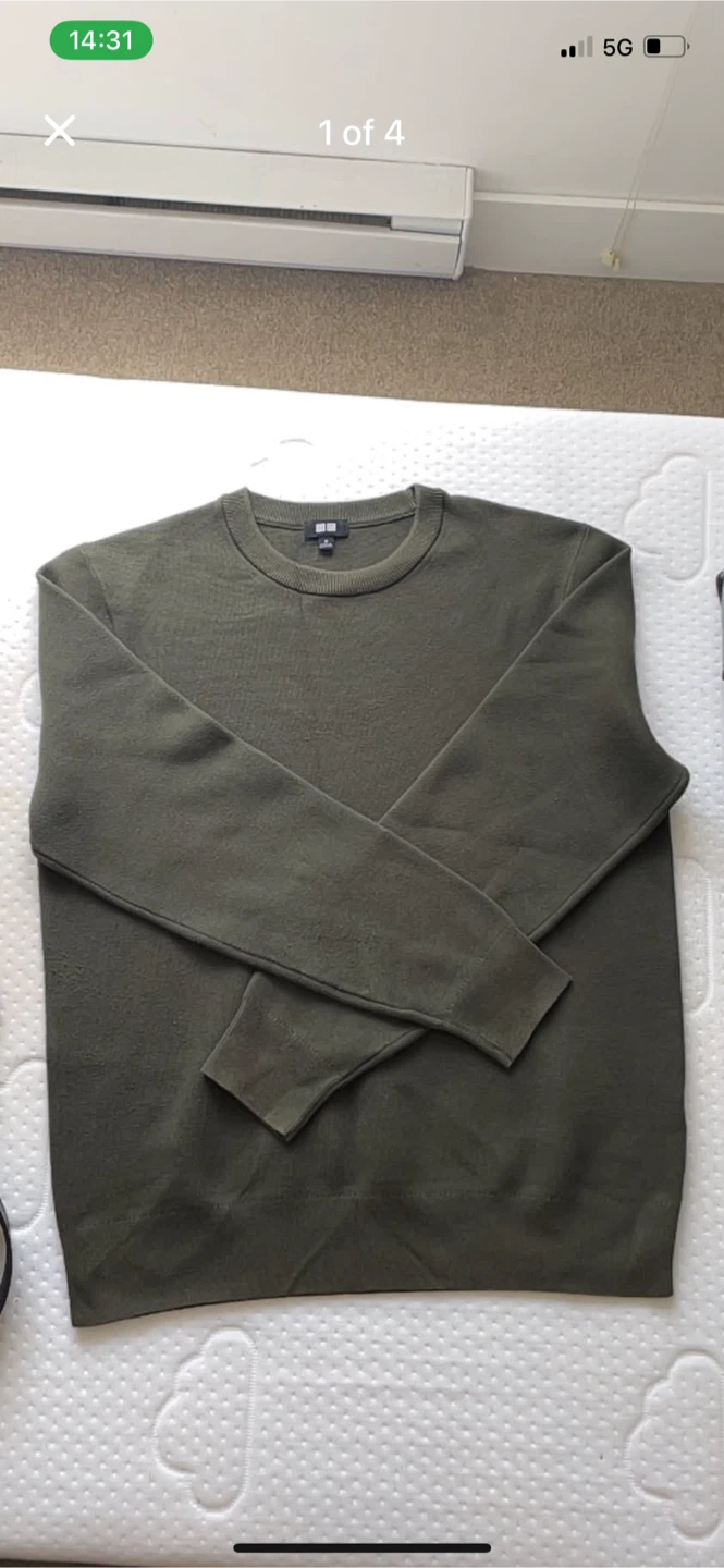 Uniqlo Crew Neck Sweater
