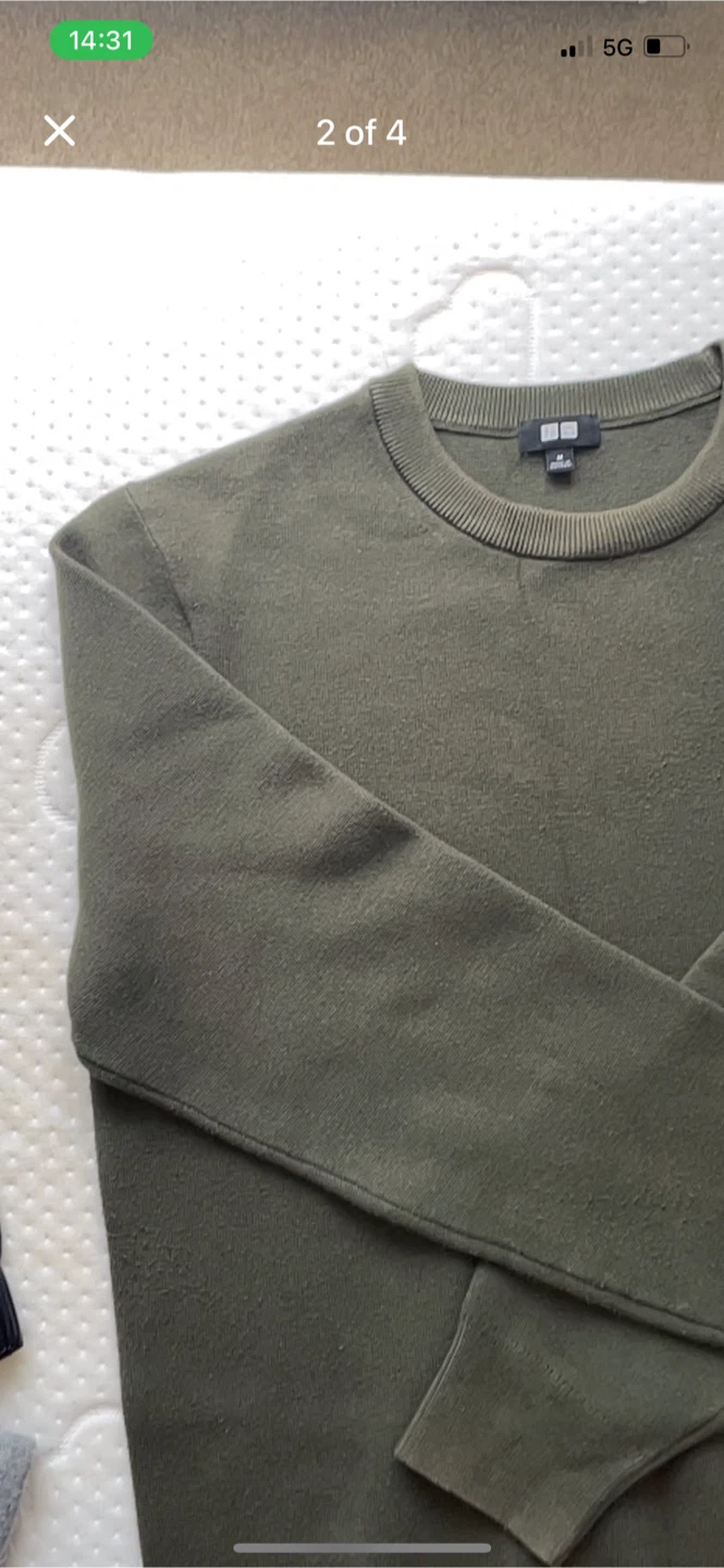 Uniqlo Crew Neck Sweater - photo 2