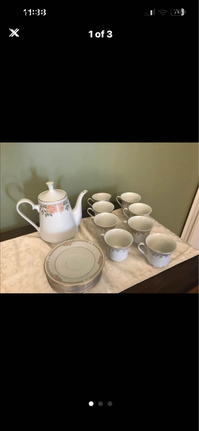 Lynx Tea Set - Teapot, 7 Cups & Saucers, 6 Plates