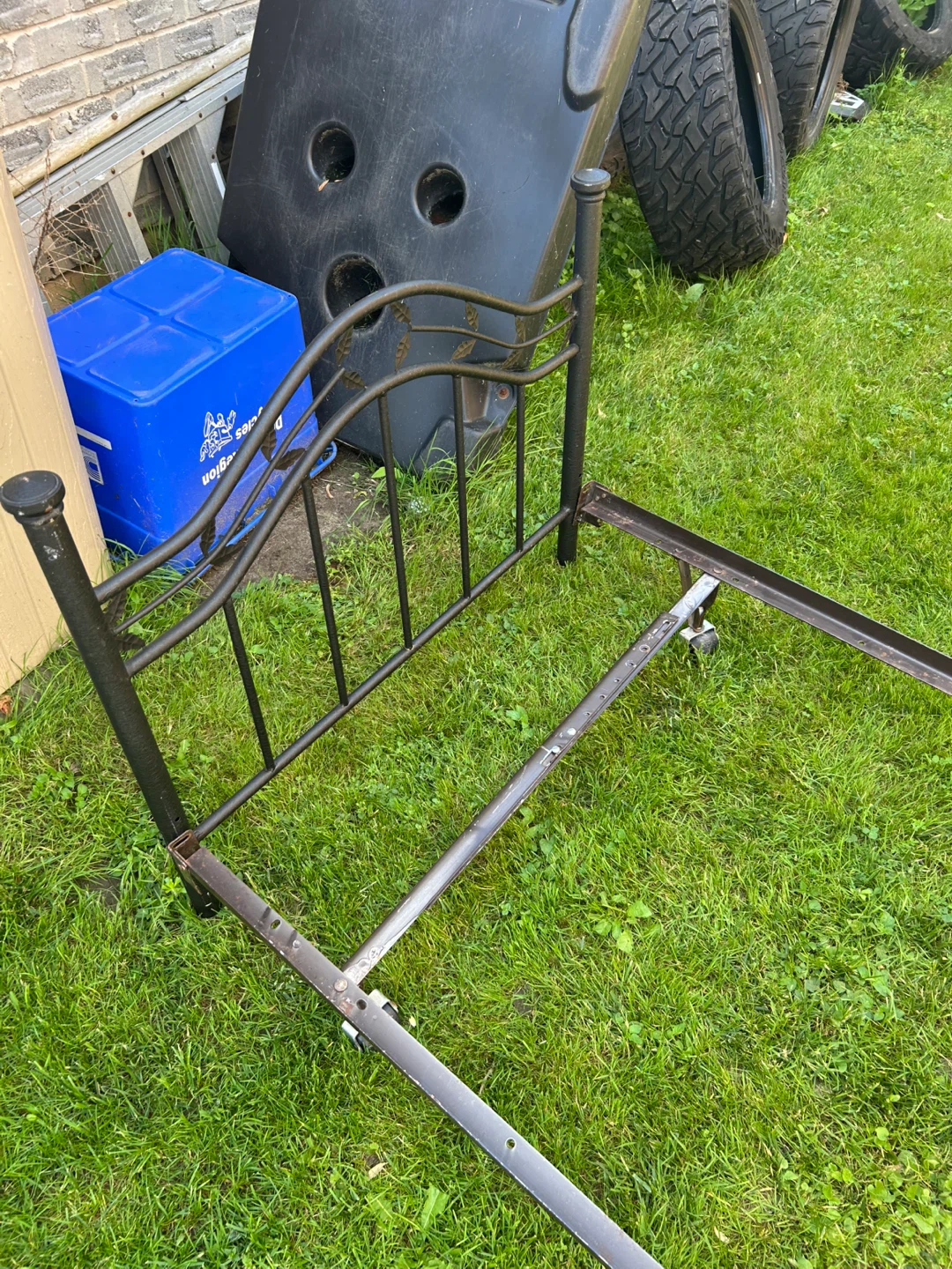 Metal Bed Frame (Twin) - photo 2