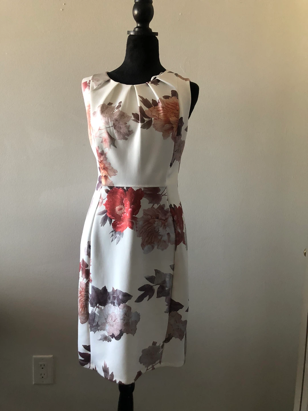 White Floral Sleeveless Sheath Dress - photo 2
