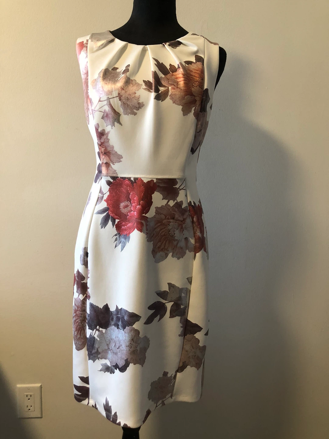 White Floral Sleeveless Sheath Dress - photo 3