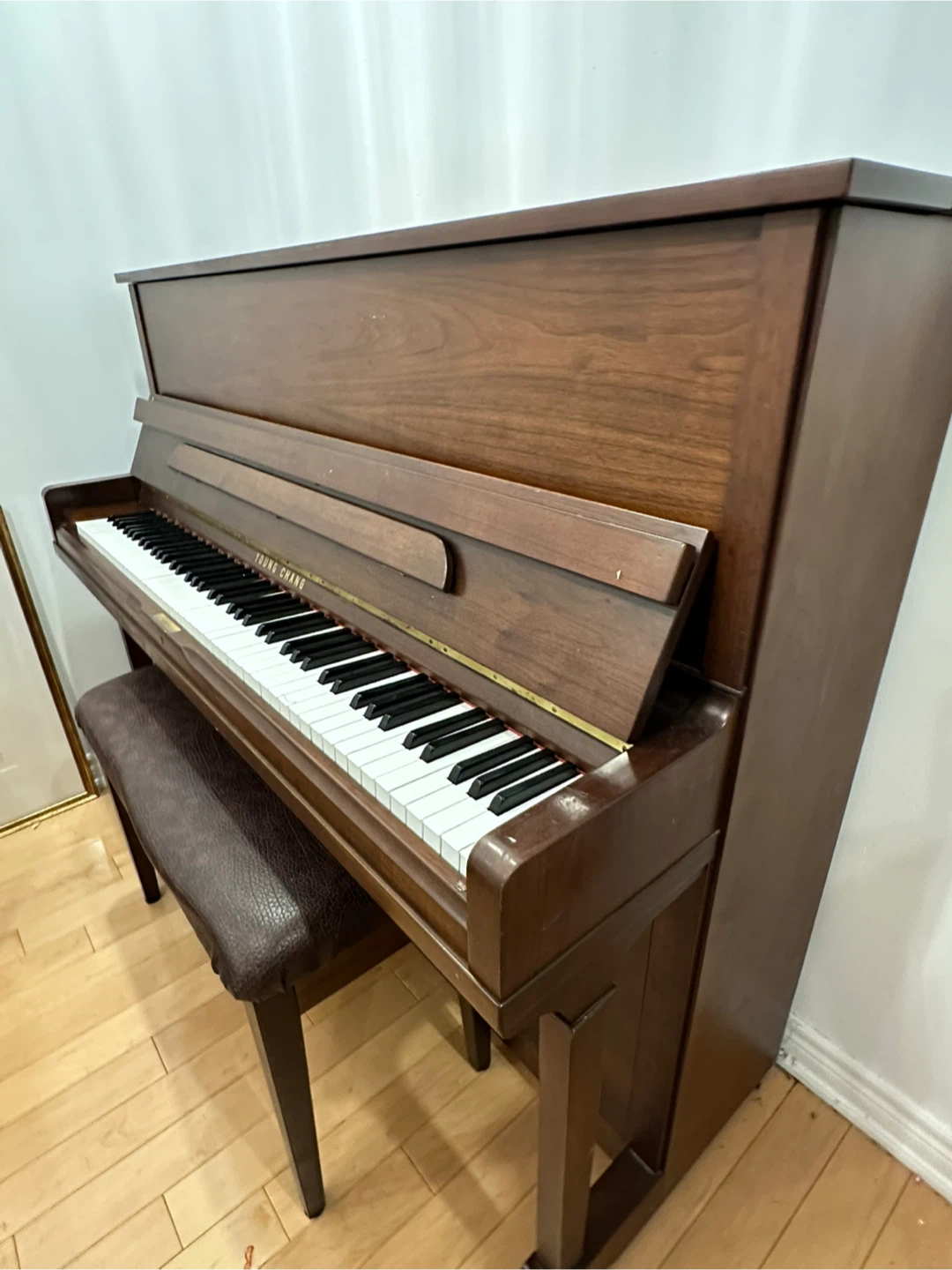 Young Chang Upright Piano - photo 2