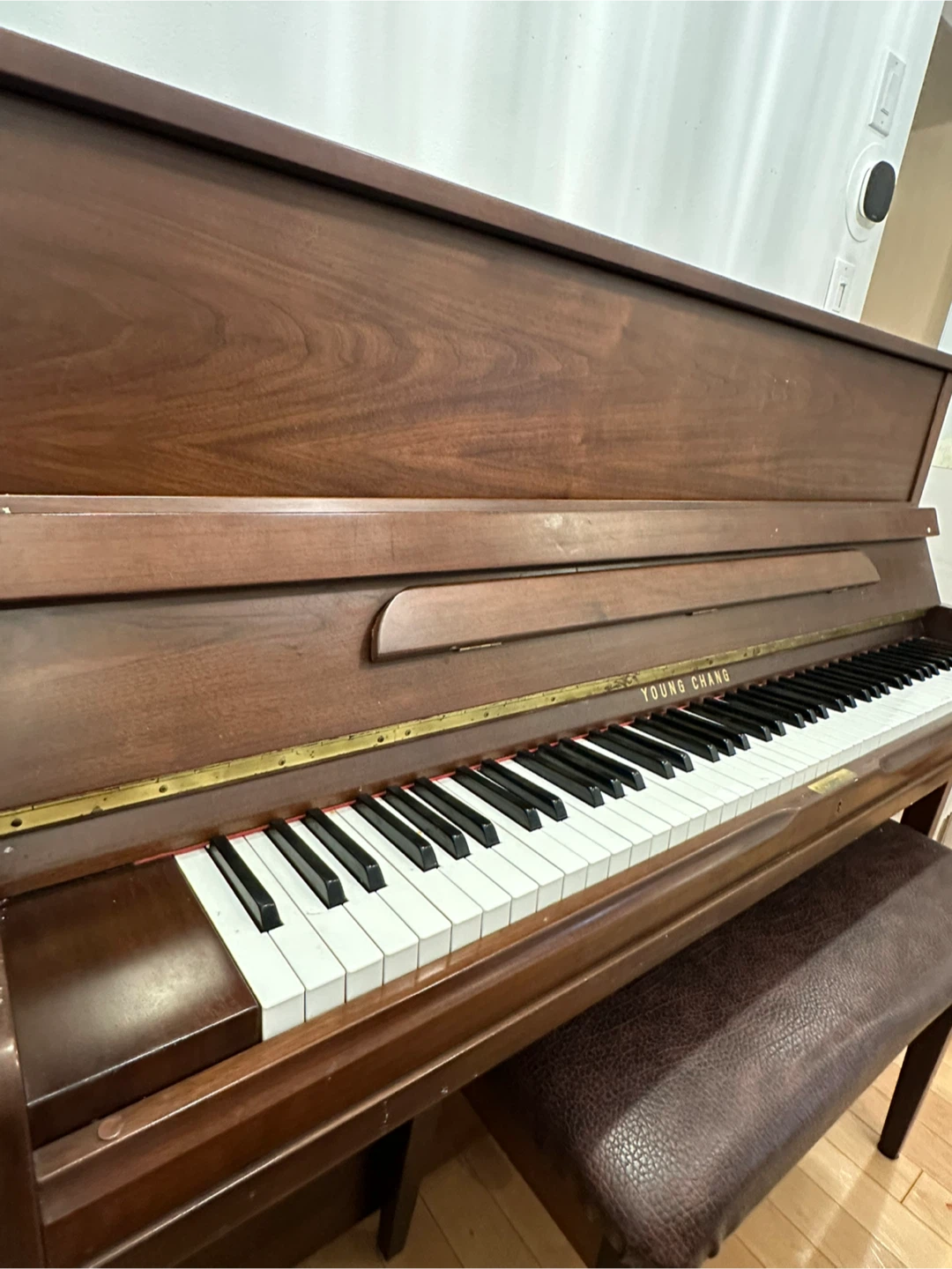 Young Chang Upright Piano - photo 3