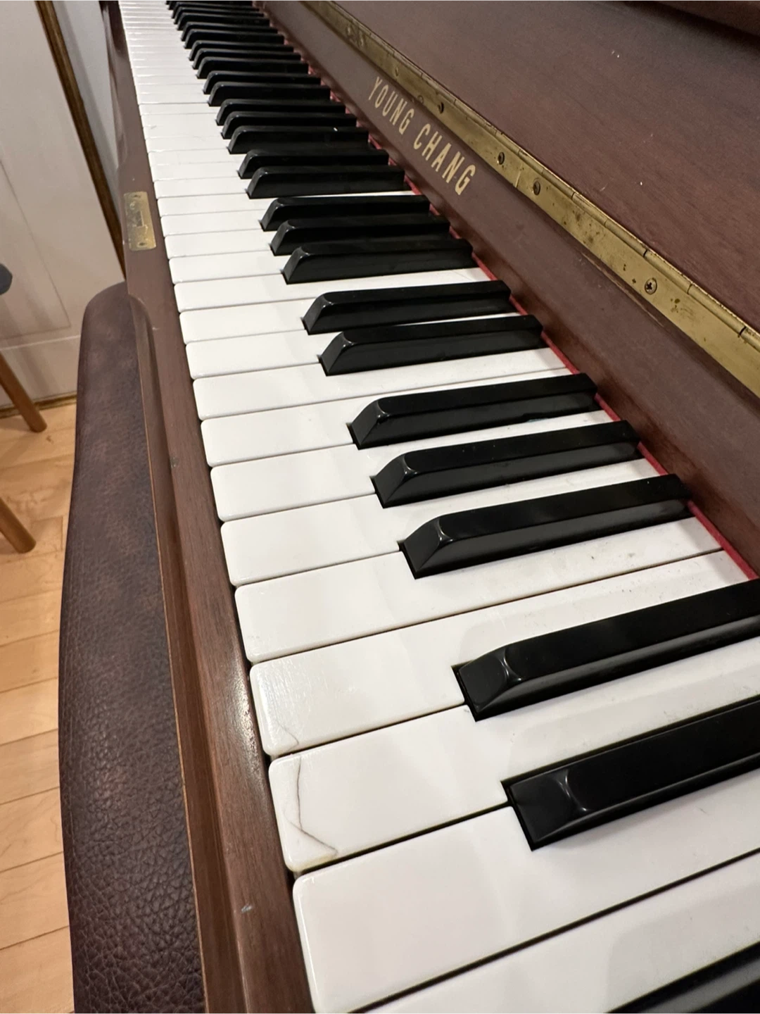 Young Chang Upright Piano - photo 5