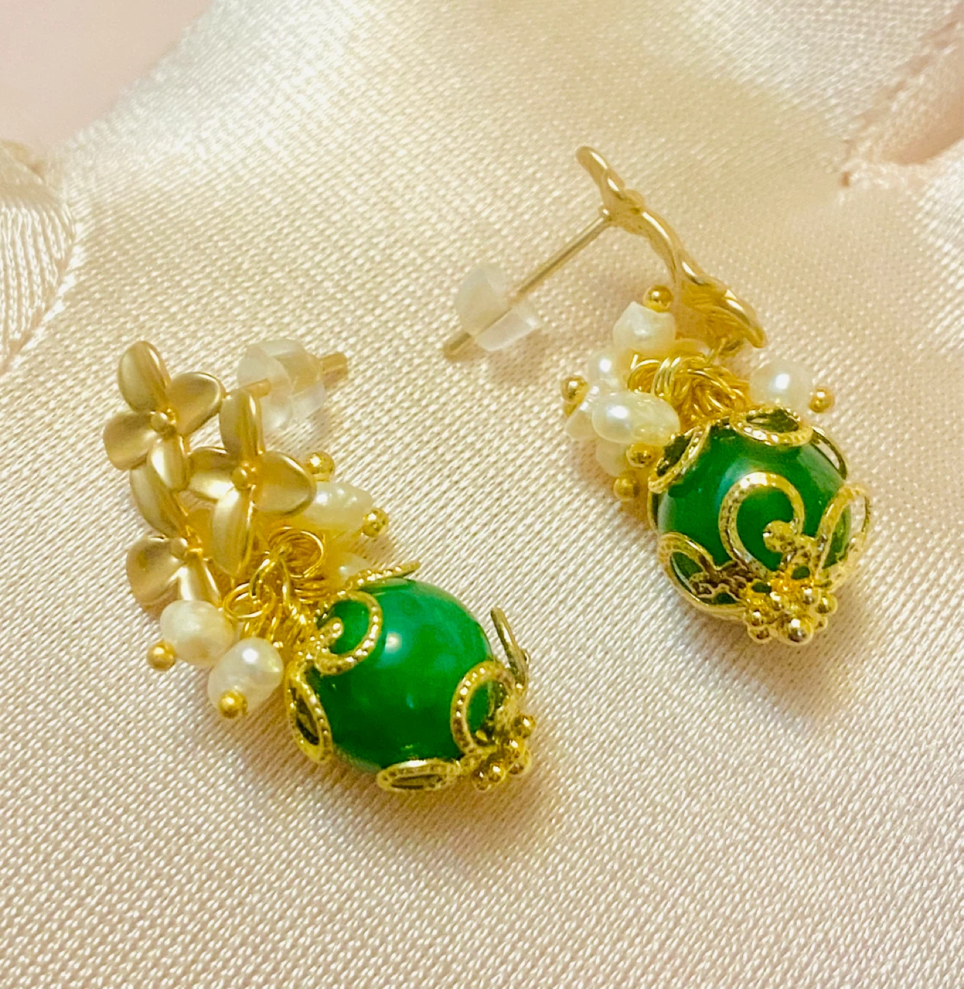 Gold-tone Dangling Earrings with Green Jade Beads and Pearls - photo 2